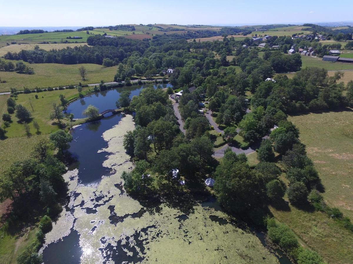 Camping Etang Du Camp Senergues Екстер'єр фото
