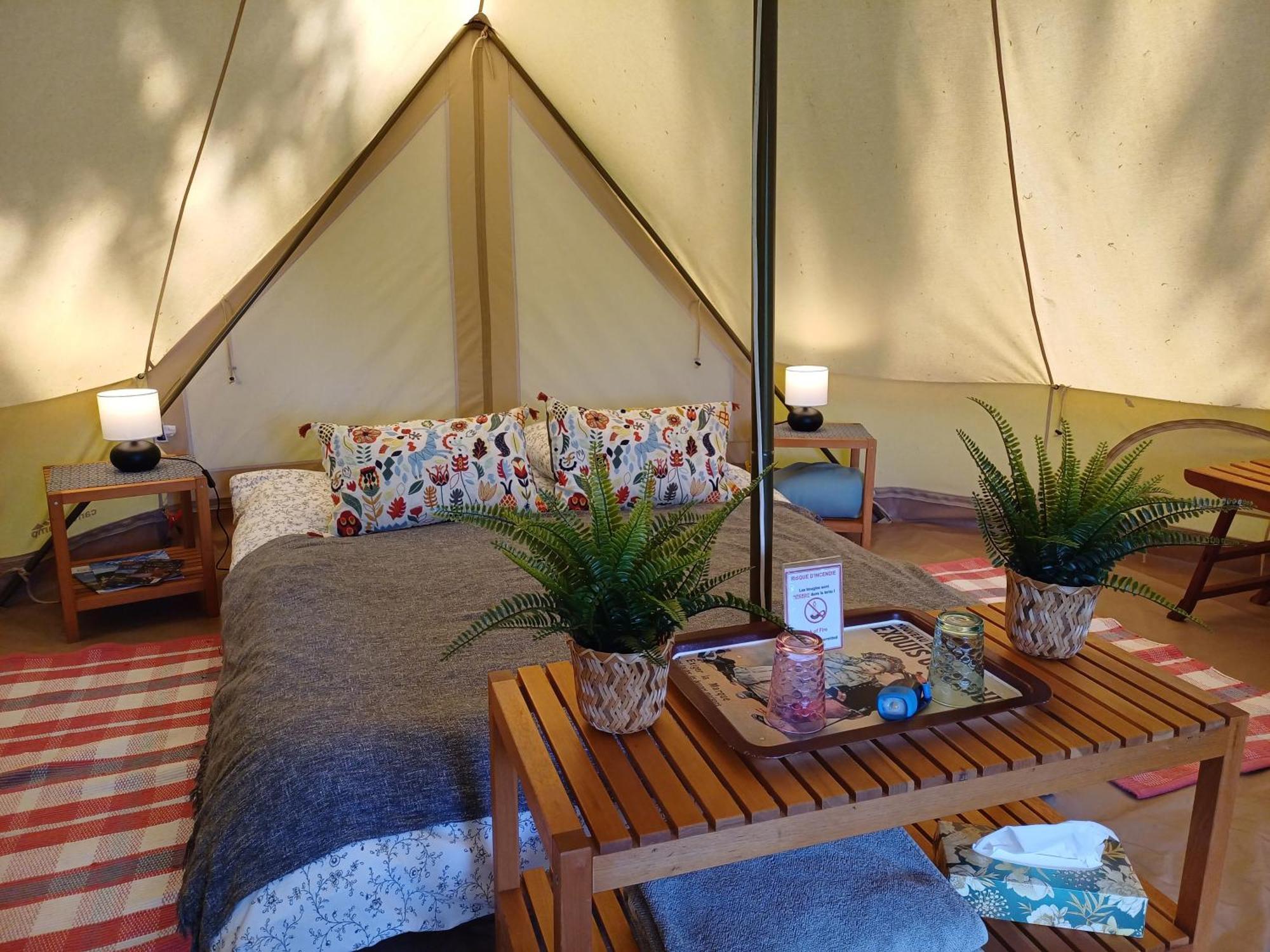 Camping Etang Du Camp Senergues Екстер'єр фото