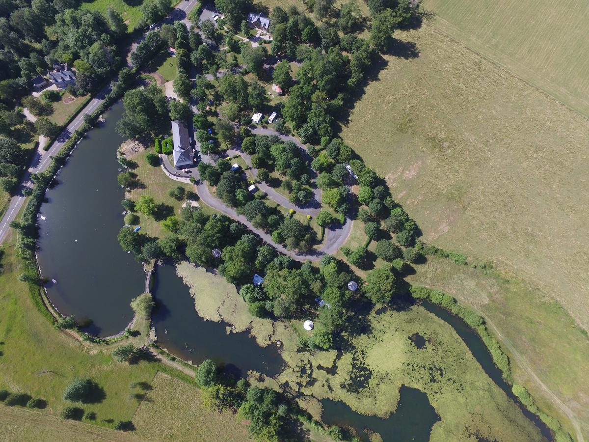 Camping Etang Du Camp Senergues Екстер'єр фото