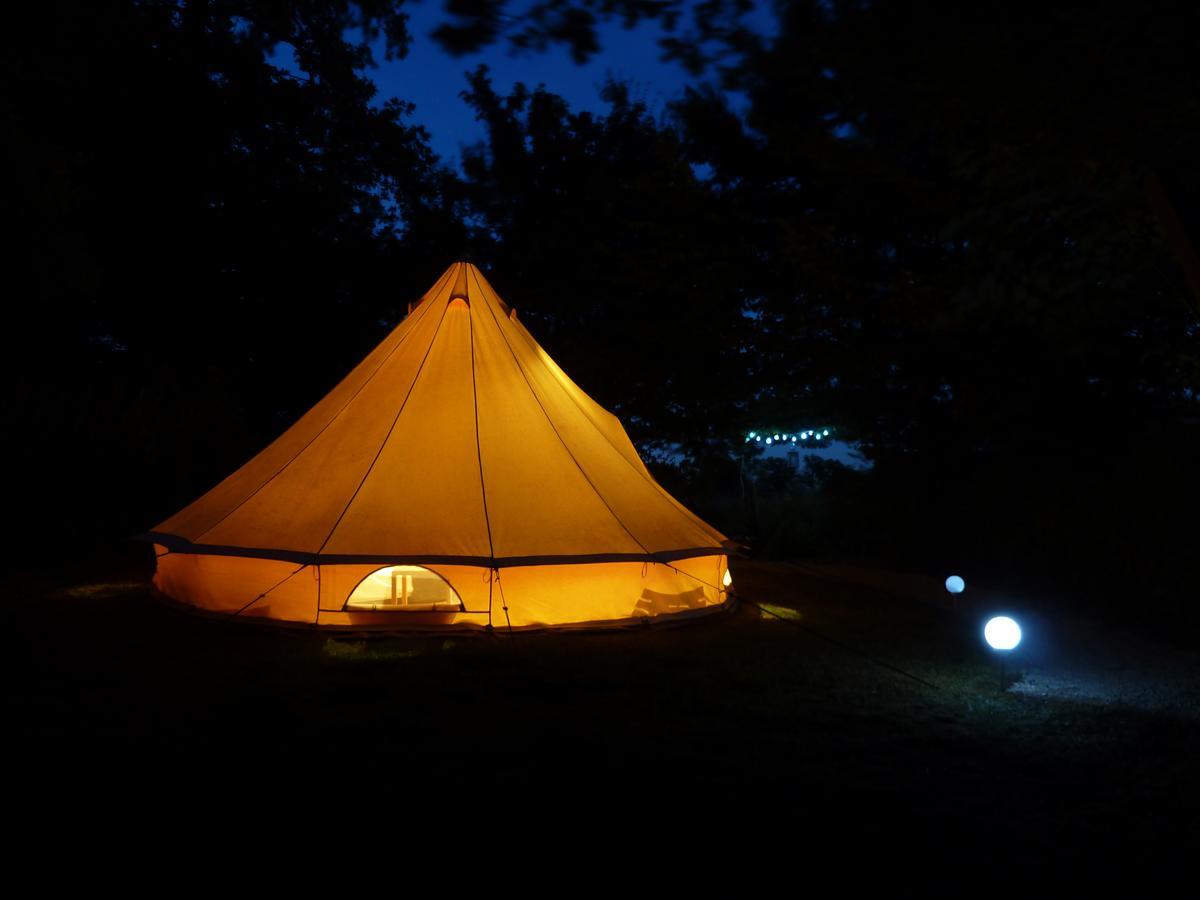 Camping Etang Du Camp Senergues Екстер'єр фото