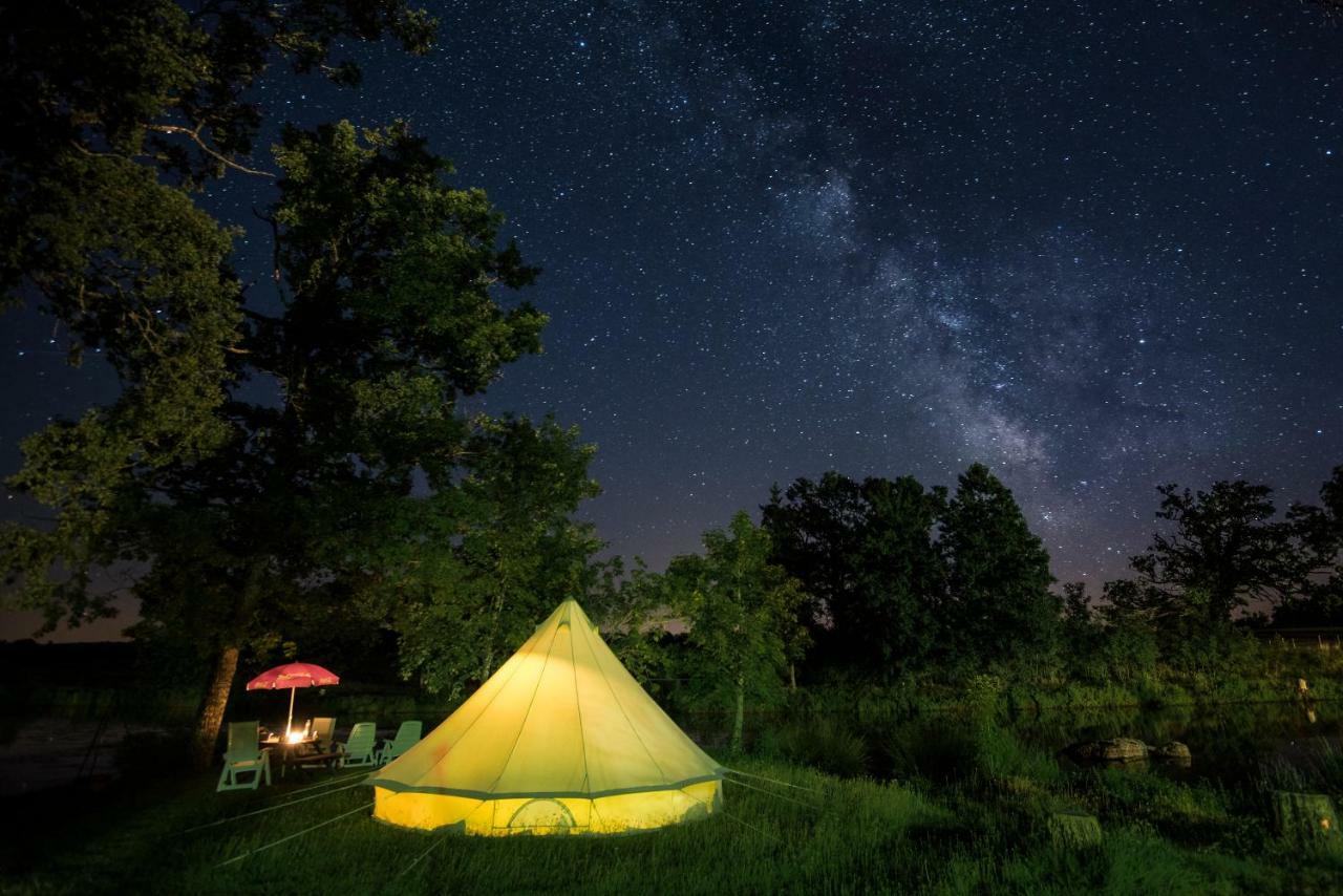 Camping Etang Du Camp Senergues Екстер'єр фото